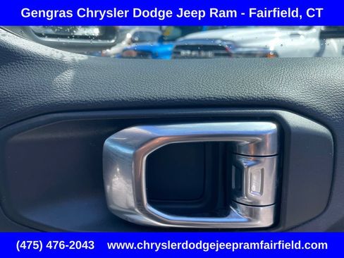 Certified 2025 Jeep Wrangler Unlimited Sahara w/ Safety Group AWD/4WD image 16
