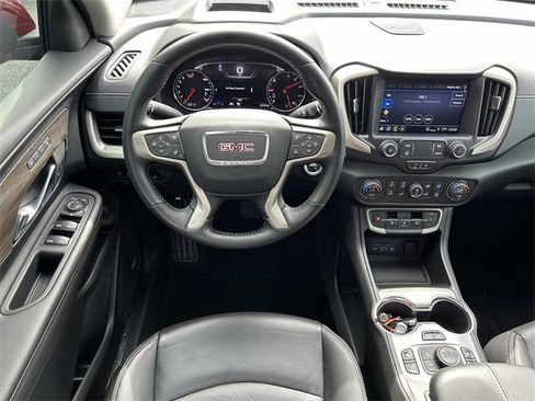 Used 2022 GMC Terrain Denali w/ Denali Premium Package image 10