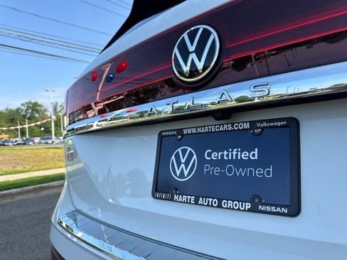 Certified 2024 Volkswagen Atlas SE w/ Black Wheel Package AWD/4WD image 10
