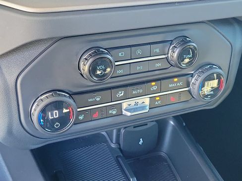 Certified 2025 Ford Bronco Outer Banks AWD/4WD image 24