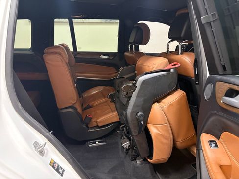 Used 2017 Mercedes-Benz GLS 550 4MATIC image 16