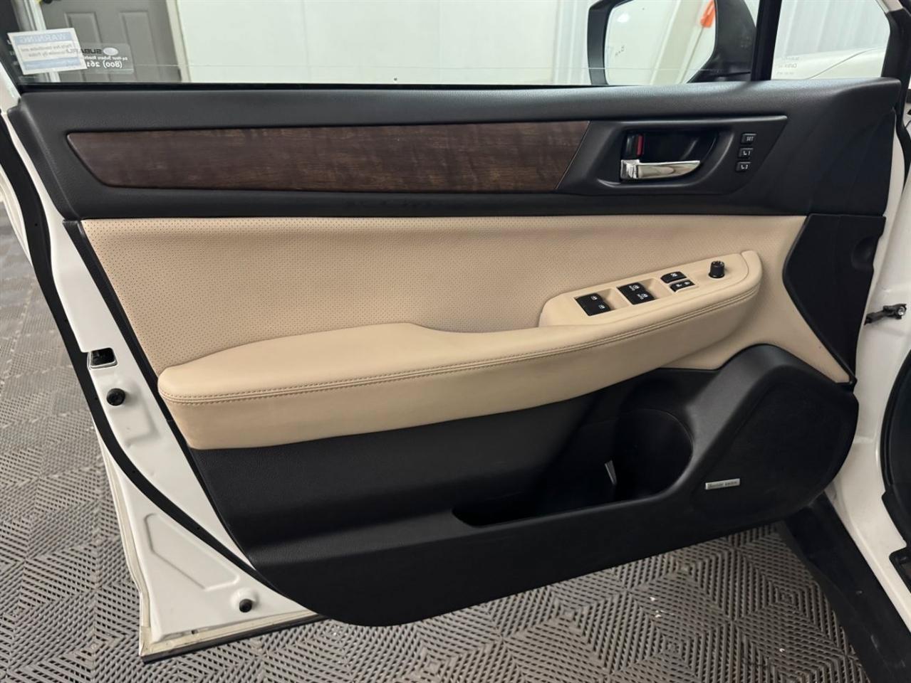 Used 2017 Subaru Outback 3.6R Limited AWD/4WD image 23