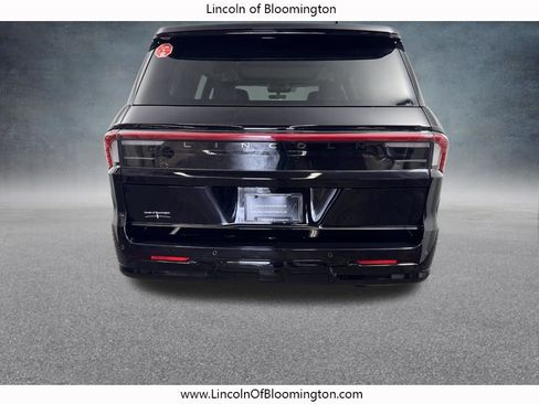 New 2026 Lincoln Navigator Reserve AWD/4WD image 5