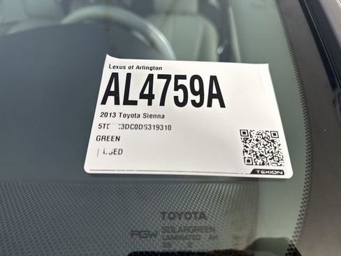 Used 2013 Toyota Sienna XLE image 38