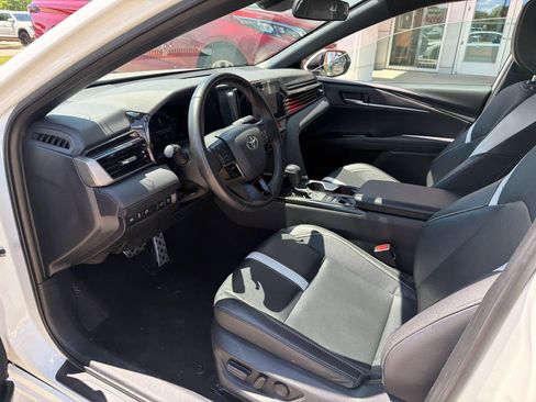 Used 2025 Toyota Camry SE FWD image 34