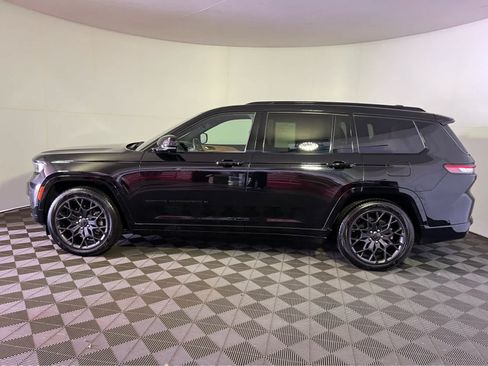 Used 2023 Jeep Grand Cherokee L Summit AWD/4WD image 4