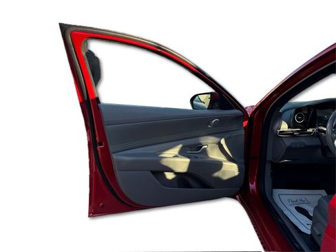 Used 2022 Hyundai Elantra SEL w/ Convenience + Premium Package image 23