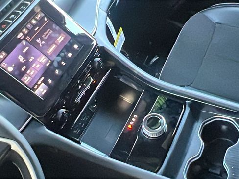 New 2025 Jeep Grand Cherokee Altitude image 25