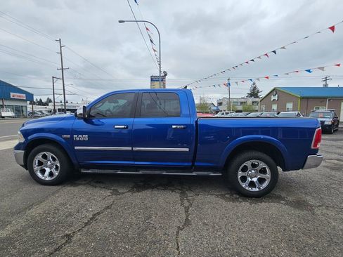 Used 2018 RAM 1500 Laramie w/ Convenience Group AWD/4WD image 4