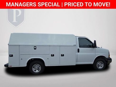 New 2025 Chevrolet Express 3500 w/ Power Convenience Package image 4