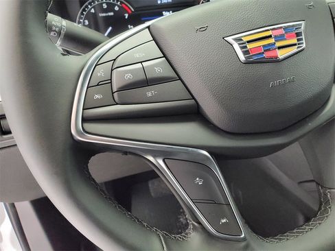 New 2026 Cadillac XT5 Luxury w/ LPO, Floor Liner Package image 15