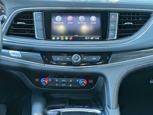 Used 2024 Buick Enclave Essence image 27