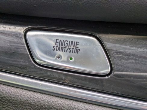 Used 2019 Buick Enclave Essence image 31