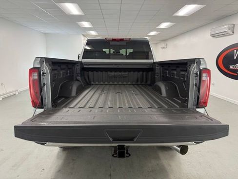 New 2026 GMC Sierra 2500 SLT w/ SLT Premium Package AWD/4WD image 8
