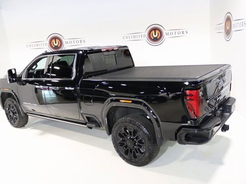 Used 2024 GMC Sierra 2500 Denali Ultimate image 10
