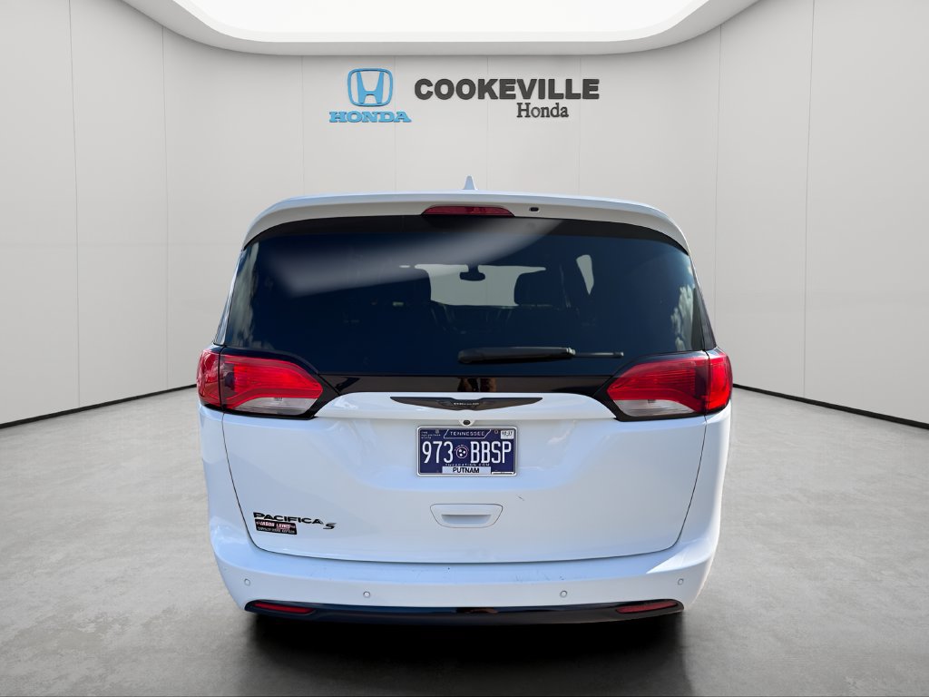 Used 2019 Chrysler Pacifica Touring-L Plus w/ S Appearance Package FWD image 6