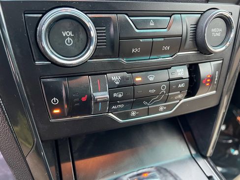 Used 2017 Ford Explorer XLT w/ Equipment Group 202A image 12