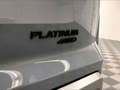 Used 2024 Nissan Pathfinder Platinum w/ Lighting Package (N93) AWD/4WD image 9