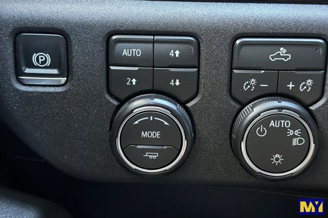 Certified 2026 Chevrolet Silverado 1500 LT AWD/4WD image 31