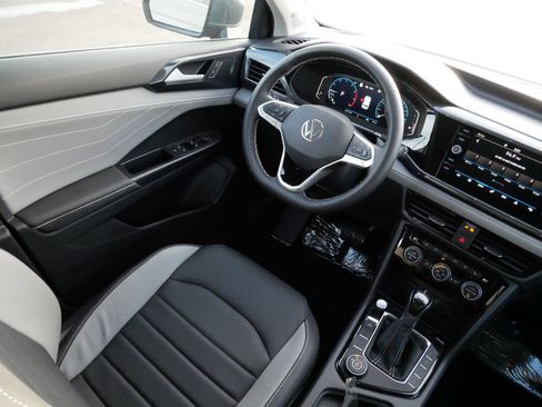 Certified 2024 Volkswagen Taos SEL image 9