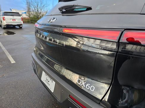 New 2025 INFINITI QX60 Luxe image 18