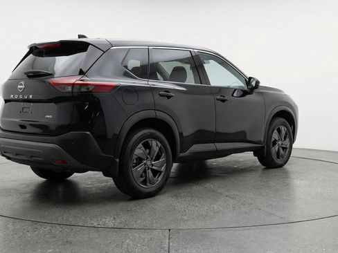 Used 2025 Nissan Rogue SV image 9