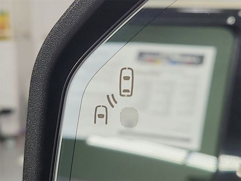 Used 2018 Ford F150 Lariat image 22