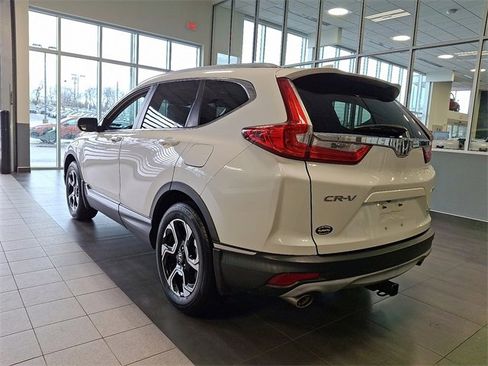 Used 2017 Honda CR-V Touring image 4