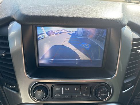 Used 2018 Chevrolet Suburban Premier image 18