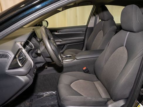 Used 2024 Toyota Camry LE image 9