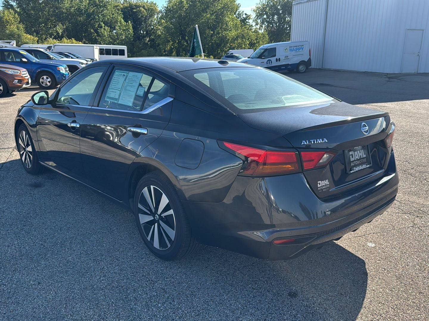 Used 2021 Nissan Altima 2.5 SV FWD image 5