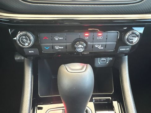New 2026 Jeep Compass Latitude AWD/4WD image 22