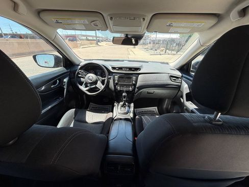 Used 2019 Nissan Rogue SV AWD/4WD image 16