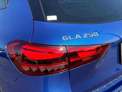 Certified 2025 Mercedes-Benz GLA 250 image 24