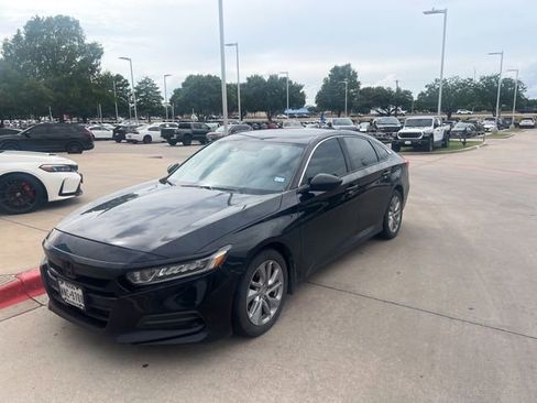 Used 2018 Honda Accord LX image 2