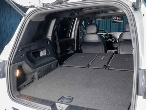 Used 2025 Mercedes-Benz GLB 250 image 8