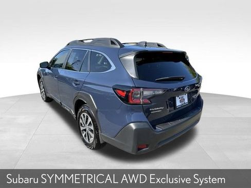 Used 2025 Subaru Outback Premium AWD/4WD image 6