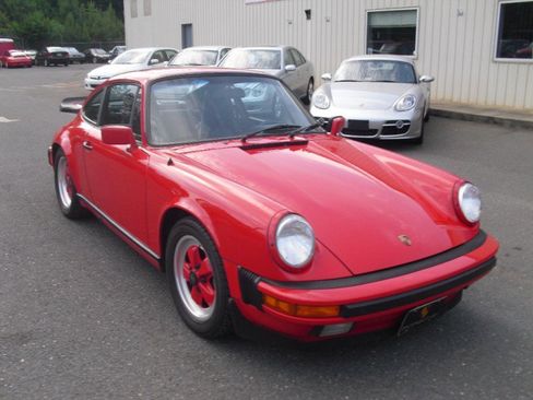 Used 1988 Porsche 911 Carrera RWD image 32