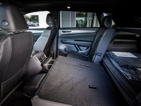 New 2026 Volkswagen Atlas Cross Sport SE image 46