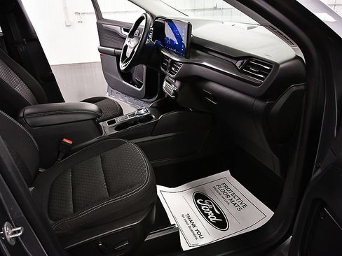 Used 2023 Ford Escape Active w/ Tech Pack #2 AWD/4WD image 28