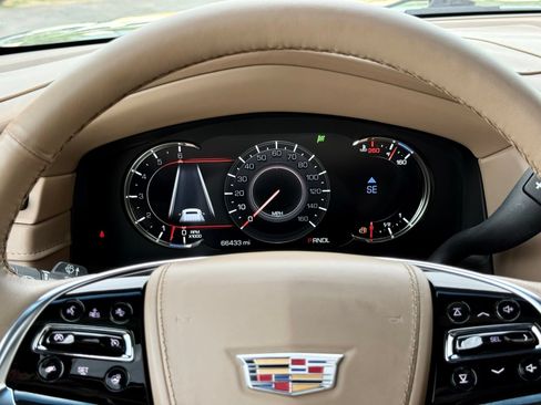 Used 2018 Cadillac Escalade ESV Platinum AWD/4WD image 40