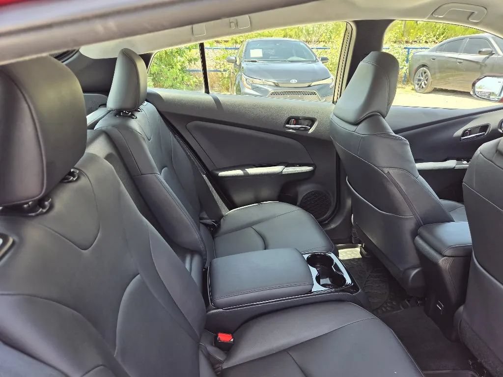 Used 2017 Toyota Prius Prime Advanced FWD image 21