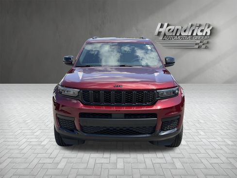 Used 2024 Jeep Grand Cherokee L Laredo AWD/4WD image 3