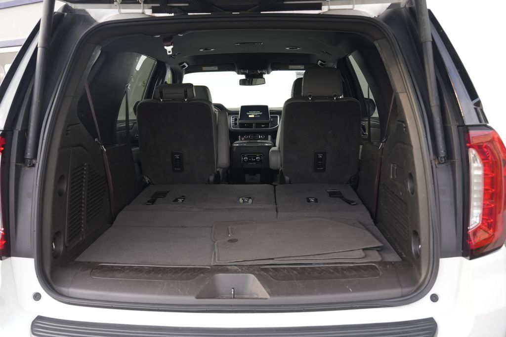 Used 2024 GMC Yukon SLT RWD image 15