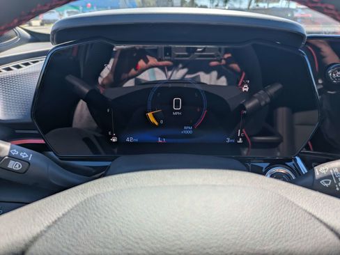 New 2026 Chevrolet Trax RS w/ Sunroof Package image 28