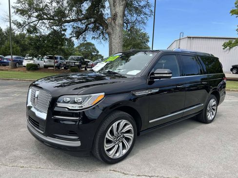 Certified 2022 Lincoln Navigator L Reserve AWD/4WD image 9