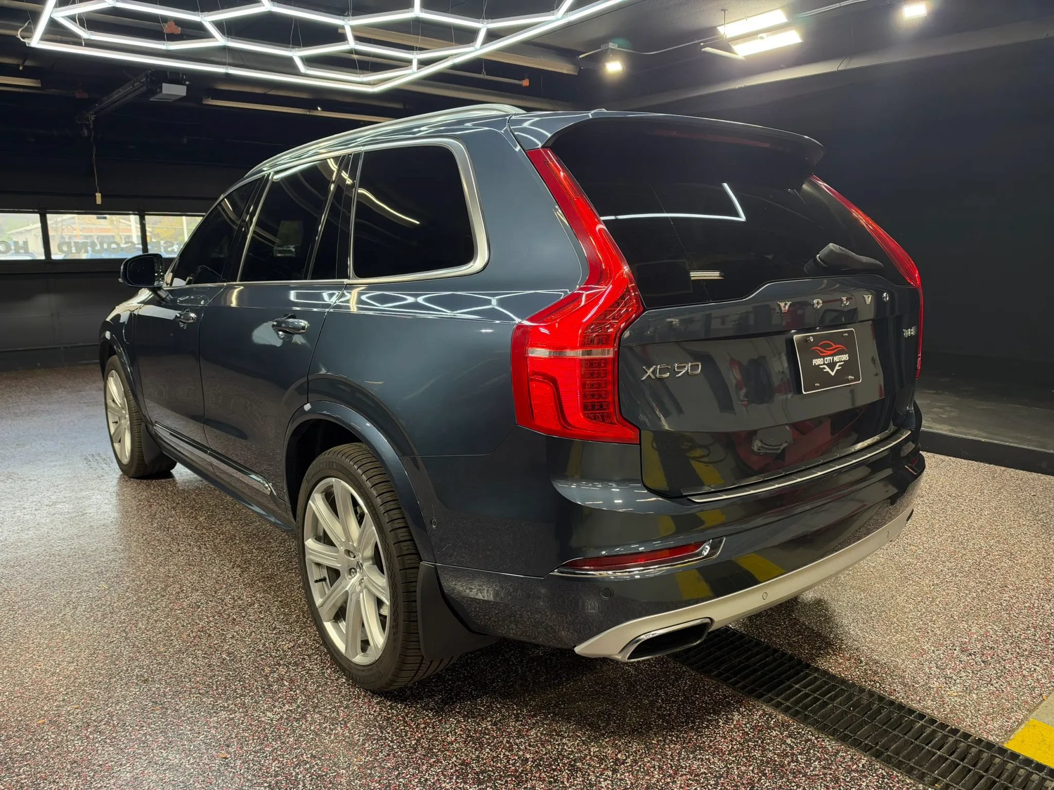 Used 2018 Volvo XC90 T8 Inscription w/ Convenience Package AWD/4WD image 5
