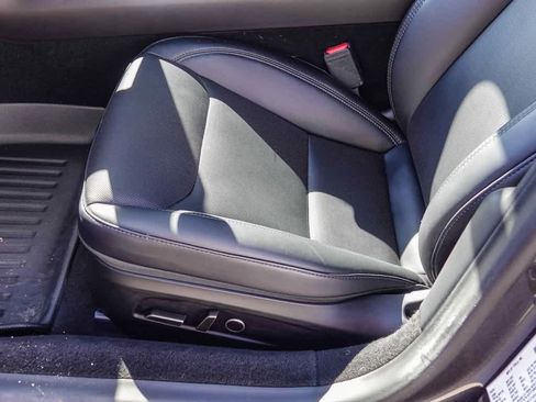 Used 2024 Tesla Model 3 Standard Range image 19