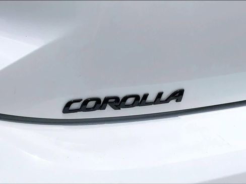 Used 2022 Toyota Corolla SE FWD image 32