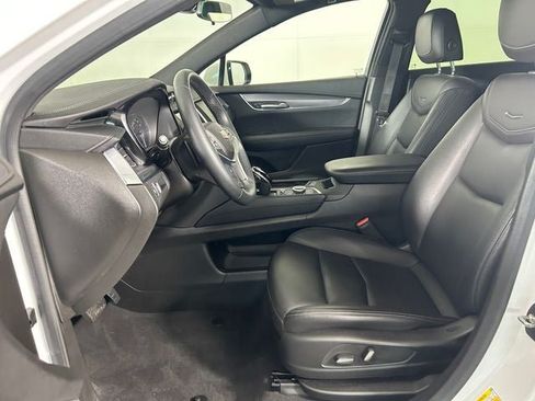 Certified 2024 Cadillac XT5 Luxury w/ LPO, Floor Liner Package FWD image 11